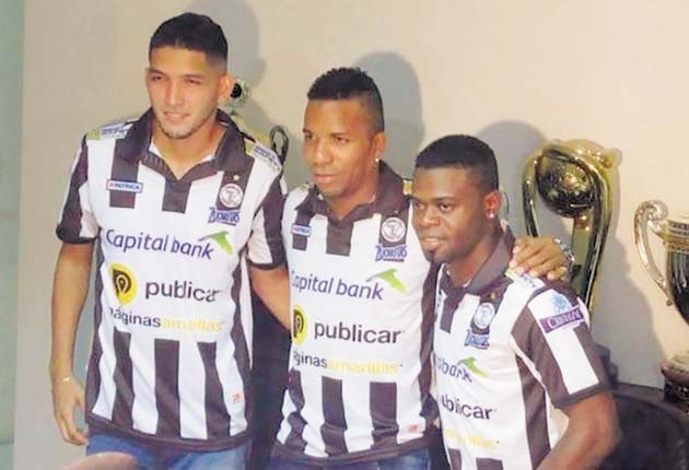 De izquierda a derecha: Aguilar, Henríquez y Mosquera. De izquierda a derecha: Aguilar, Henríquez y Mosquera.
