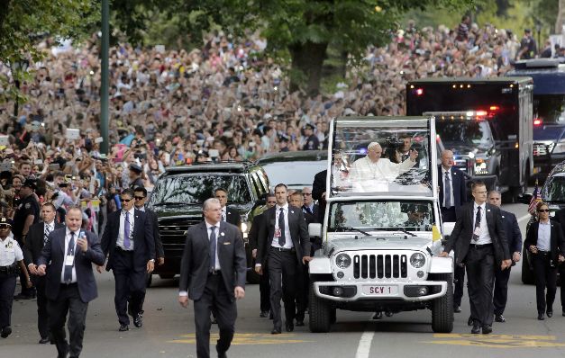 El papa recorrió el Central Park. Papa dice no a los países con privilegios en la ONU