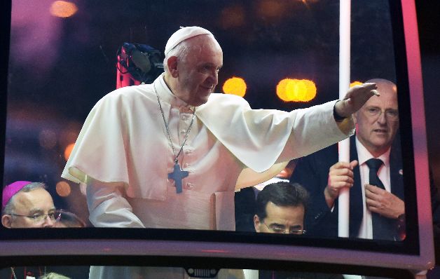 Francisco llega al Festival de la Familia. Filadelfia, cuna de EE.UU., retumba con mensaje papal