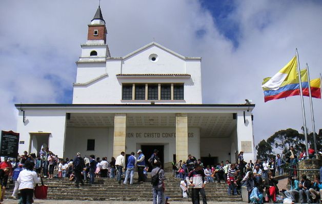 Monserrate es uno de los principales atractivos turísticos de Bogotá. / Louise Wolff Comida buena y un clima frío te invitan a conocer Bogotá