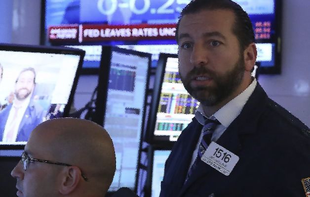 Caen las bolsas de valores por nuevo anuncio de la FED