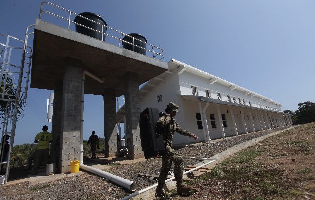 La isla penal de Punta Coco fue abierta por el presidente Juan Carlos Varela para albergar a los líderes de las pandillas.