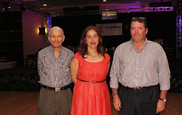 3. Ing. Carlos Obaldía, Arq. Carmen Matteo y Juan Carlos Obaldía.