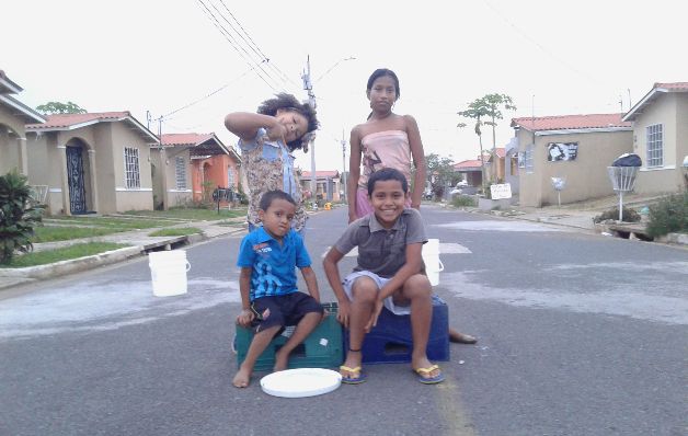 A estos infantes no les da miedo competir entre sí, ya que saben que al final lo que vale es pasar el tiempo juntos. / Nasli Quezada A estos infantes no les da miedo competir entre sí, ya que saben que al final lo que vale es pasar el tiempo juntos. / Nasli Quezada