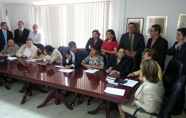 Alianza Ciudadana Pro Justicia respaldó a Movin en campaña. Alianza Ciudadana Pro Justicia respaldó a Movin en campaña.