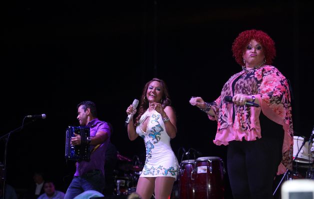 Sandra Sandoval hizo cantar a todas las damas presentes. Bailadores gozaron al son de lo nuestro