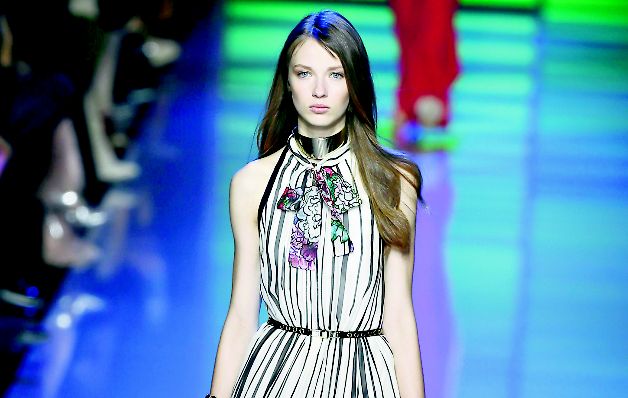 Elie Saab muestra la feminidad de la marca