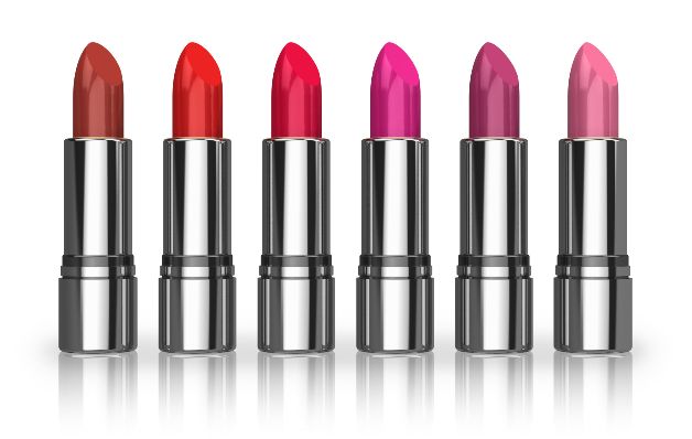 Las mujeres amantes del labial en tono púrpura son emprendedoras. El lápiz labial, toda una autoridad