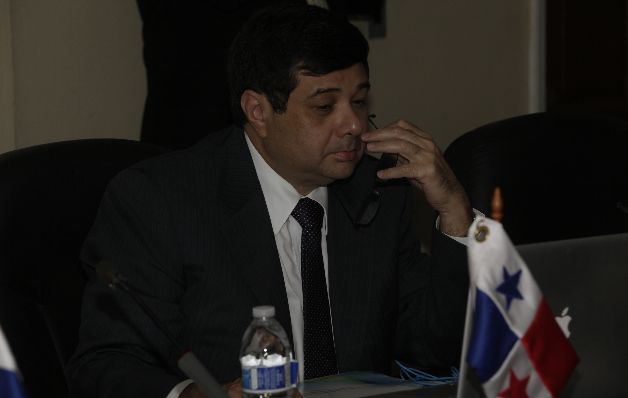 Fiscal Zuleika Moore se excedió en detención contra exministro Mulino, califican sus adversarios