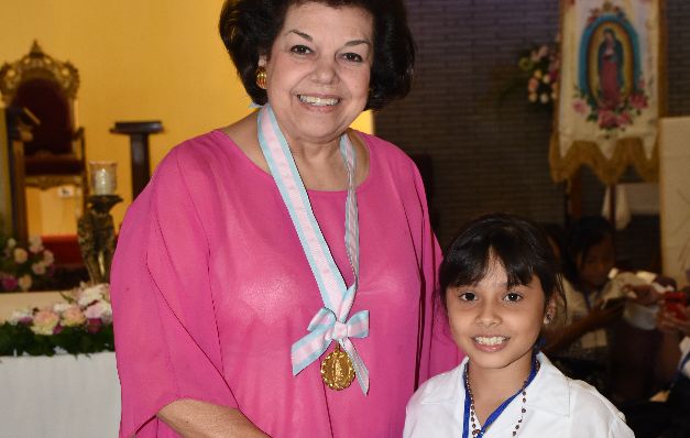 4. Alumna ganadora del primer premio de la categoría de pictórico nivel I, Génesis María Araúz Guerra, estudiante del segundo grado de la escuela Doleguita, en la provincia de Chiriquí. 4. Alumna ganadora del primer premio de la categoría de pictórico nivel I, Génesis María Araúz Guerra, estudiante del segundo grado de la escuela Doleguita, en la provincia de Chiriquí.
