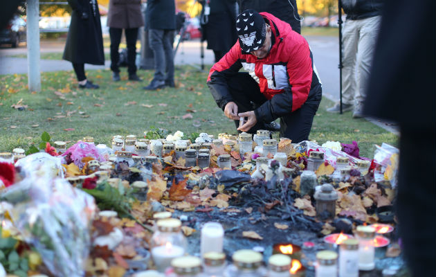 Altar en honor a las víctimas. Foto/ AP