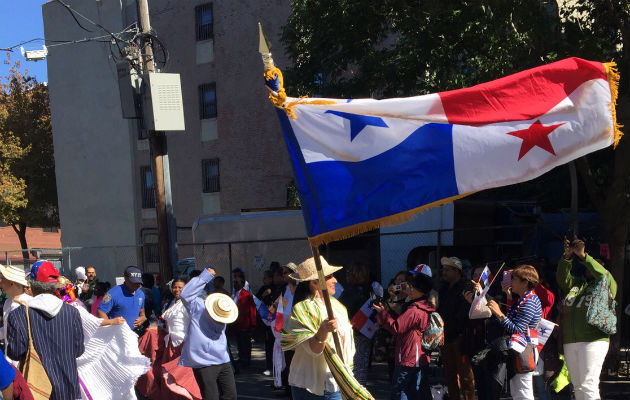 La bandera panameña ondeó con orgullo