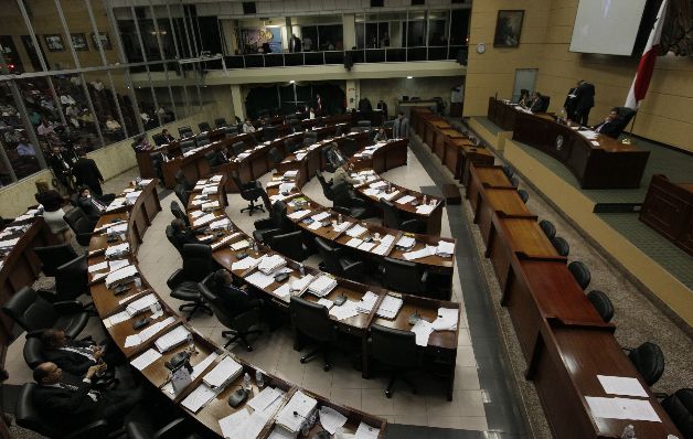 El suplente de Arrocha, Juan Moya, lo sustituyó en la Asamblea. / Archivo El suplente de Arrocha, Juan Moya, lo sustituyó en la Asamblea. / Archivo