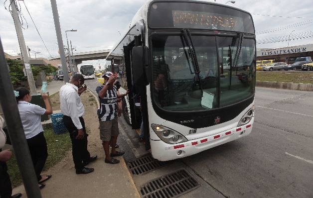 'Gobierno varelista crea un precedente nefasto al asumir deuda de Mi Bus' 