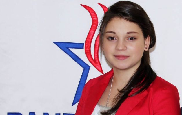 Carolena está en París