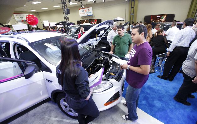 Ventas de autos aumentan 8% hasta octubre
