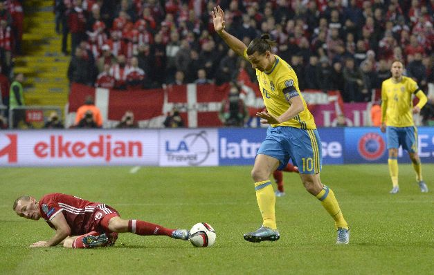 'Ibra' y compañía dejan con vida a Dinamarca
