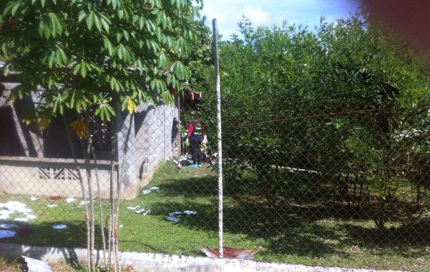 La fuerte explosión dañó el techo y abrió un boquete en la pared. / José Vásquez