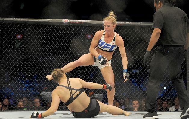 La pelea entre Ronda Rousey y Holly Holm, la estelar del UFC 193, rompió récord de asistencia en Melbourne, Australia.