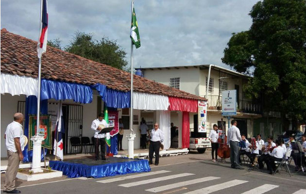 Actos frente el Municipio de Natá. Foto: Elena Valdez