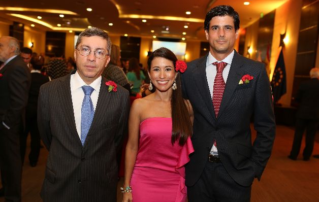 3. Miguel Gómez, Alejandra Tabares y José María Suanzes. 