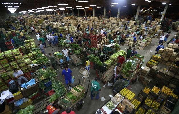       La actividad económica de Brasil se contrajo 