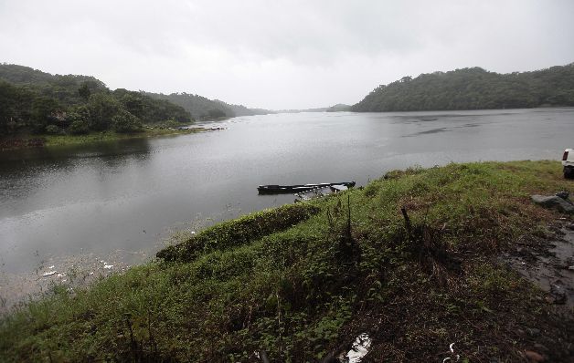 El lago Bayano ha sido el más afectado por el fenómeno de El Niño. / Archivo