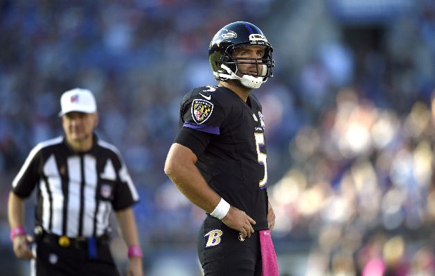 Joe Flacco tenía la tercera racha activa más larga por inicios consecutivos de mariscal de campo.  / Archivo