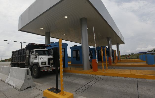 Peajes  limitan  competitividad a transportistas 