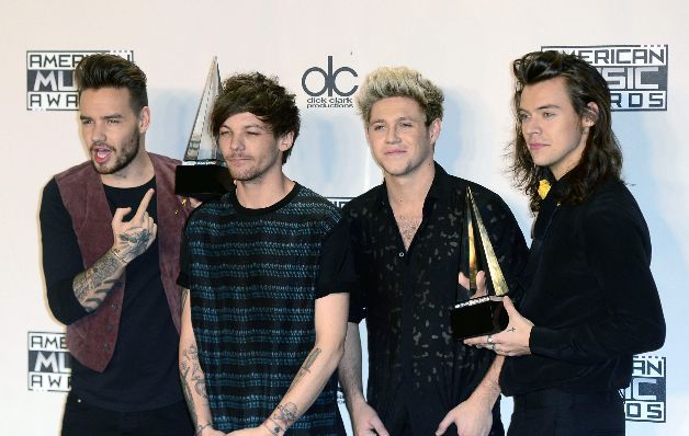 La  ‘boy band’ británica-irlandesa ganó por segundo año consecutivo el premio como artista del año, pero esta vez sin Zayn Malik.