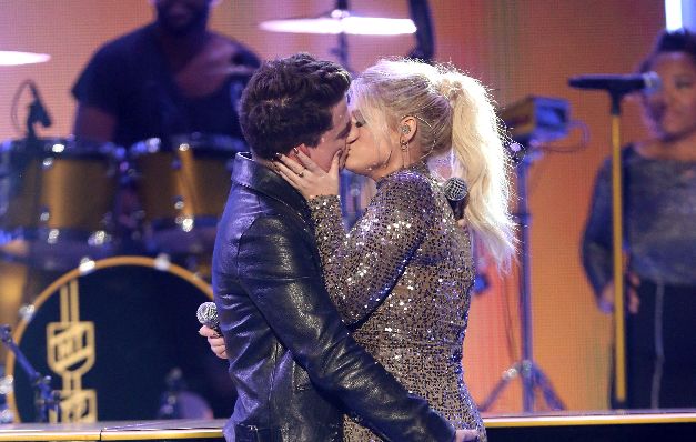 Famoso es el beso de Meghan Trainor y Puth. 