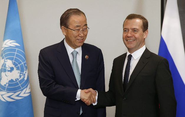 Ban Ki-moon se reunió con el primer ministro ruso, Dmitri Medvédev.