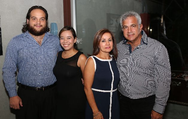 2. Alejandro Anguizola, Arleen Barragán, María Victoria Galindo y Carlos Anguizola.