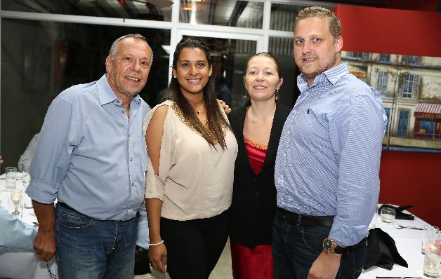 3. Cali Allione, Olga Blaublomme Fuentes, Joelle Wisrock y Vincent Blaublomme.