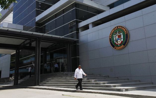 Diputados gastan más de 600 mil en viajes al exterior