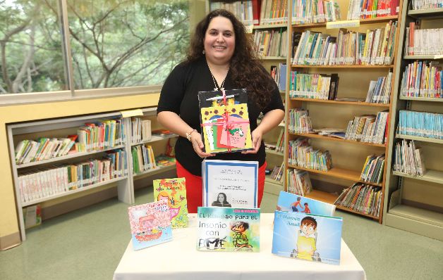 Liza Di Giorgina inició su carrera literaria a los 15 años. Cosió a mano 100 ejemplares de su primer libro. Lleva más de 20 obras para niños, jóvenes y adultos.   / Marly Domínguez 