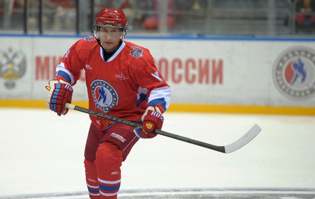 Hockey: En octubre pasado, el mandatario ruso pasó su cumpleaños número 63 jugando