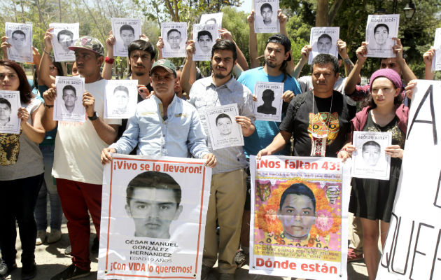 Familiares de los estudiantes desaparecidos. Foto/ EFE