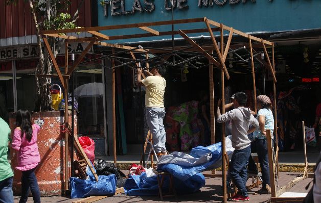 En esta época comienzan más montajes de puestos. / Edwin González En esta época comienzan más montajes de puestos. / Edwin González
