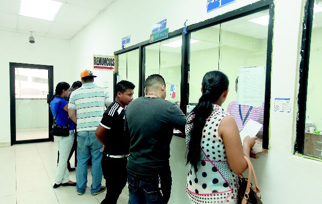 Hombres renuncian más que mujeres