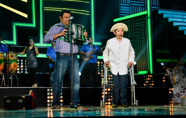 Osvaldo Ayala compartió el escenario con Roy.