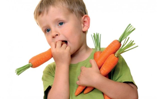Es importante el consumo de vegetales en los niños. 