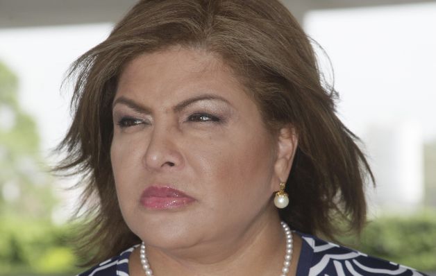 Cortés insta a los diputados a seguir en oposición