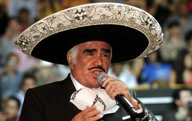 Vicente Fernández batalló varios años contra el cáncer. Predicen muerte de dos grandes estrellas