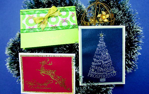 Antes los árboles navideños estaban saturados de tarjetas navideñas. Esta tradición se está perdiendo.  / Alcides Rodríguez