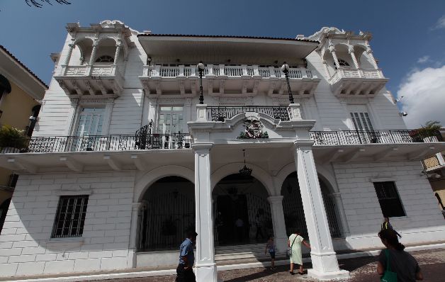 Decreto del PAN desarrollaba con más detalles funciones de Consejo Consultivo y director que el DAS