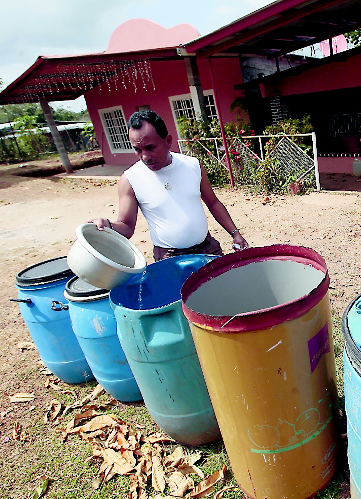 Piden a la población que tenga conciencia sobre el uso del agua. / Archivo Prolongación del verano amenaza la fuente hídrica