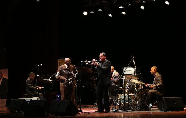 Todos en la agrupación hicieron gala de talento y amistad. Todos en la agrupación hicieron gala de talento y amistad.