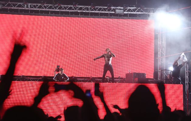 Yellow Claw subieron la adrenalina en el Figali. Sus fanáticos enloquecieron con sus mezclas. Yellow Claw subieron la adrenalina en el Figali. Sus fanáticos enloquecieron con sus mezclas.