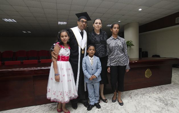Danilo Pérez junto a su familia. Danilo Pérez junto a su familia.